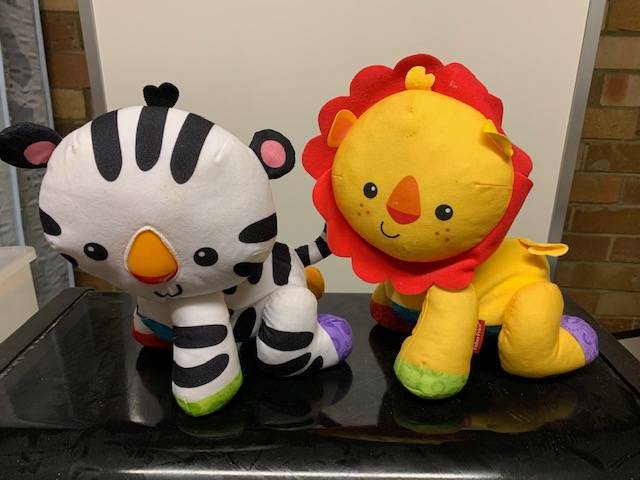 fisher price touch and crawl lion